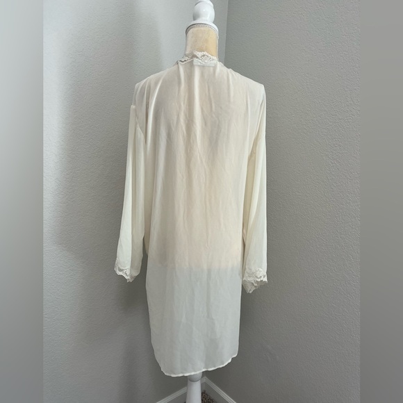 Lord & Taylor Cream Robe - Picture 3 of 7